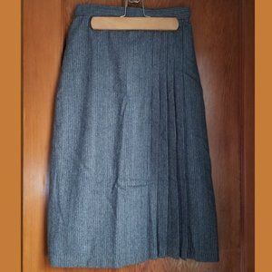 Vintage 80s, A-line skirt, S, US 7, front pleats 1 side, wool blend, Le Chateau